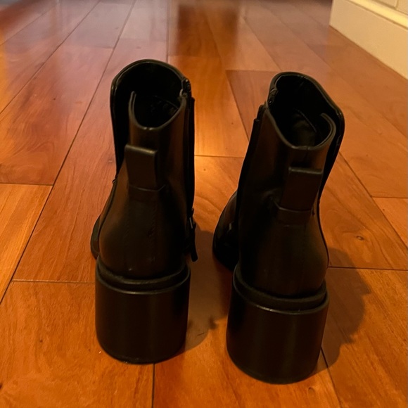 Black Franco Sarto ankle boots size 8M - Picture 2 of 3